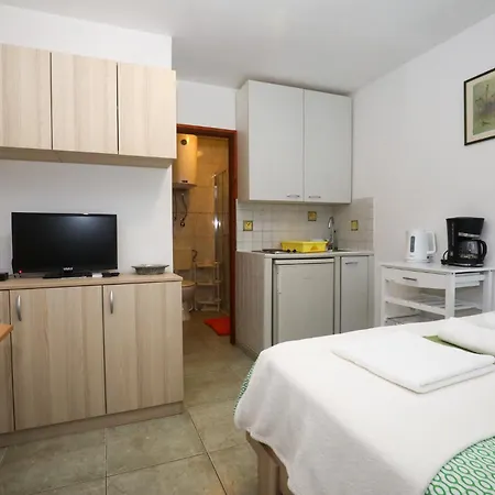 Matija Apartman *